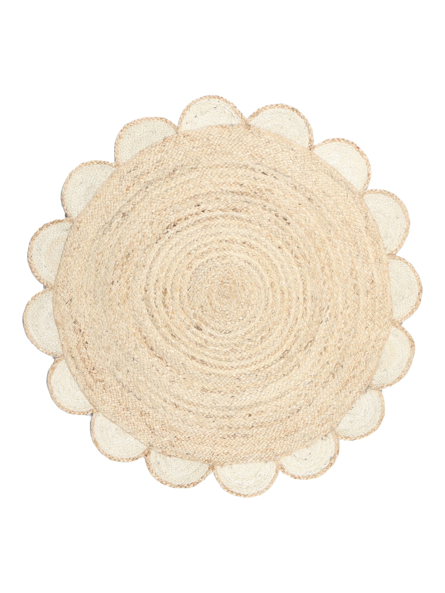 Round Savannah rug shown flat, with a natural-tan centre, concentric rings and cream scalloped edging.